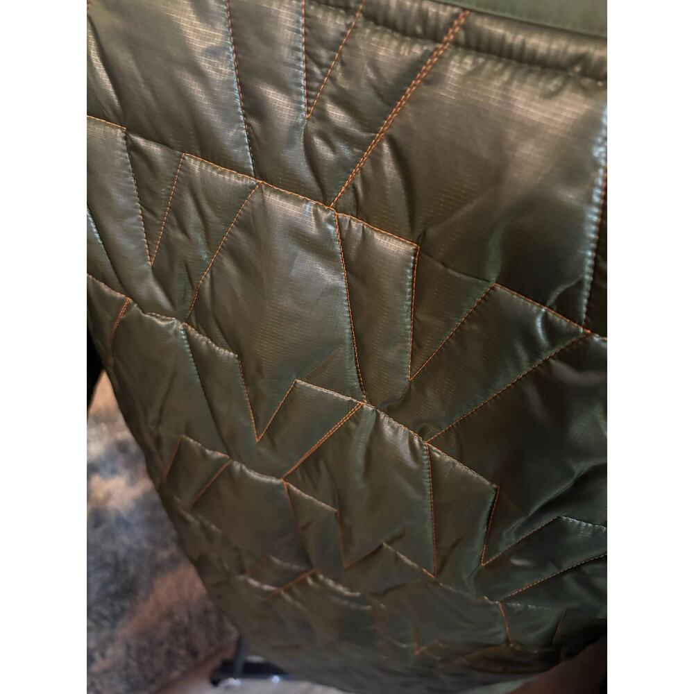 NEW SZ L - Vlone  Guilted Coat, Army Green - Picture 4 of 4